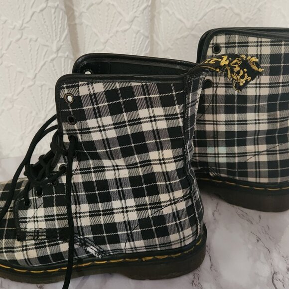 Dr Martens The Original Made in England Plaid Black White Ankle Boots Men 7 - Picture 10 of 10